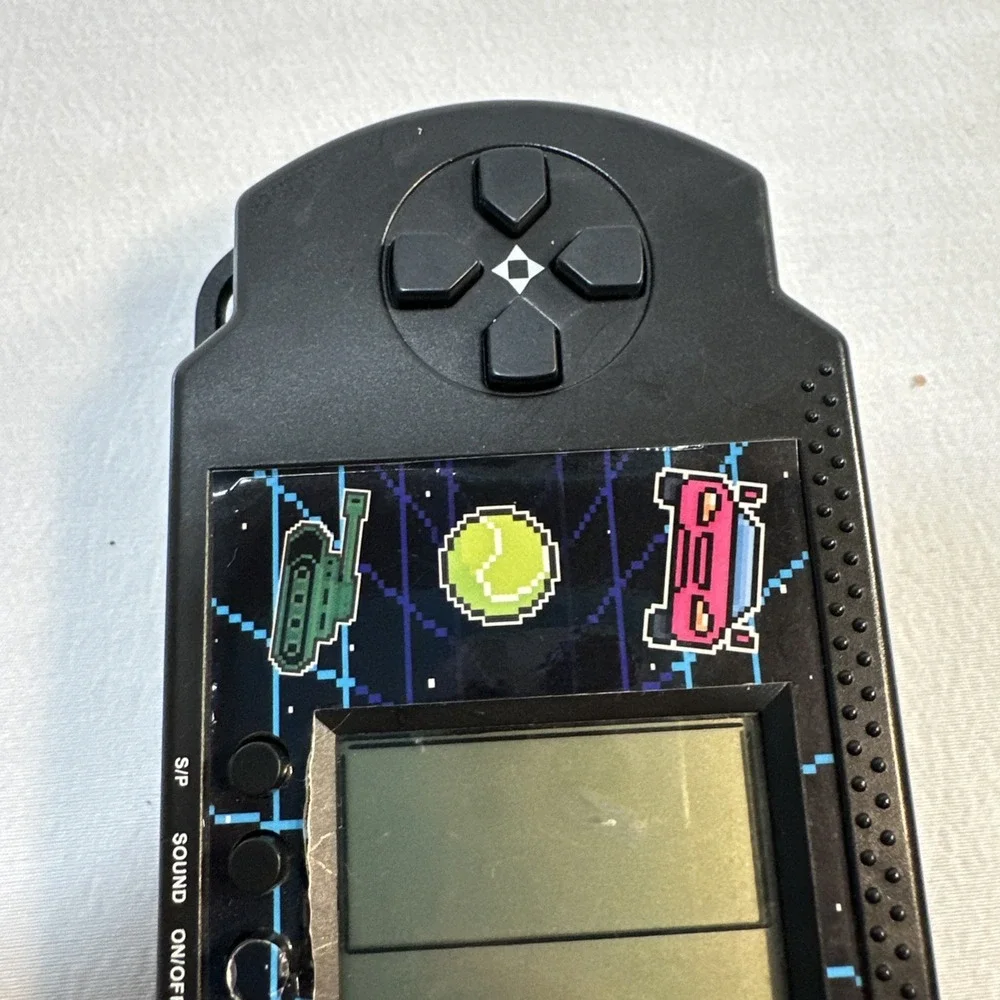 Retro Brick Game 21 in 1 Handheld LCD GAME Vtg Tested (2 AAA batteries NOT inc)